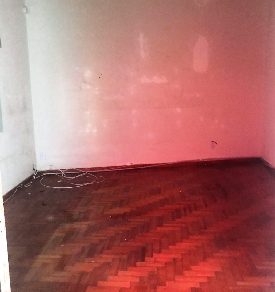 Venta  casa a refaccionar 3 amb  c/cochera y terraza versalles 