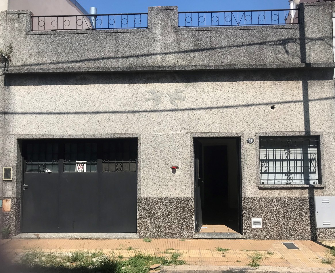 Venta  casa a refaccionar 3 amb  c/cochera y terraza versalles 