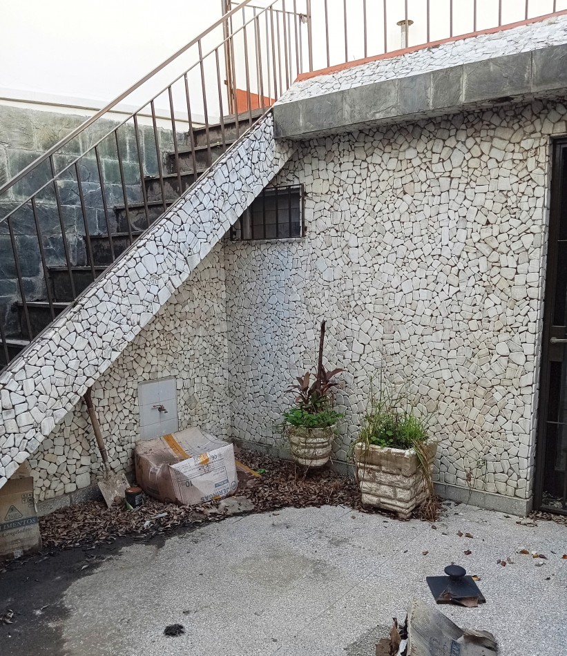 casa  3 amb cochera patio terraza con para refaccionar V. Devoto