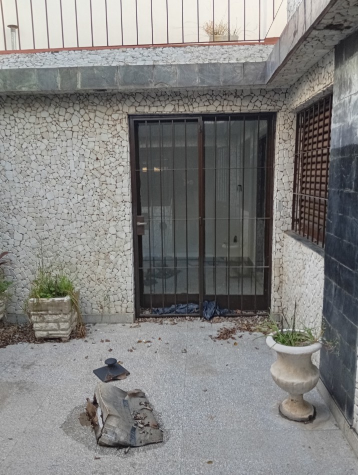 casa  3 amb cochera patio terraza con para refaccionar V. Devoto