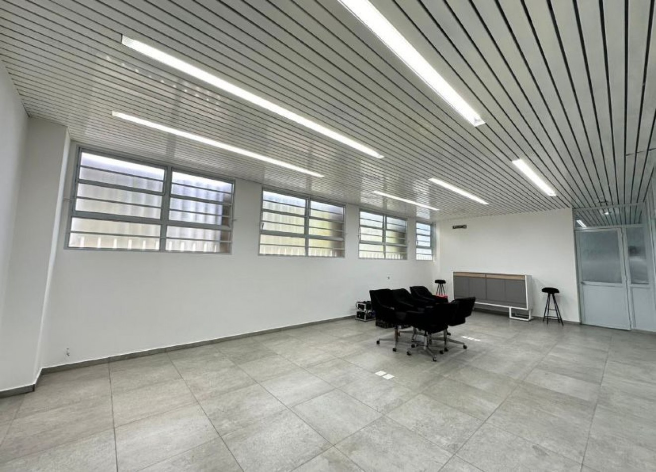 galpon industrial venta 3 lotes de frente por 35 mts de fondo Versailles