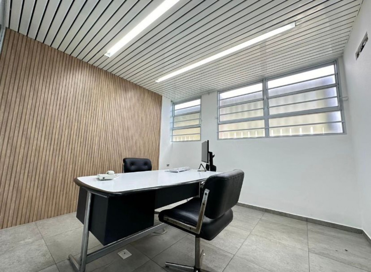 galpon industrial venta 3 lotes de frente por 35 mts de fondo Versailles