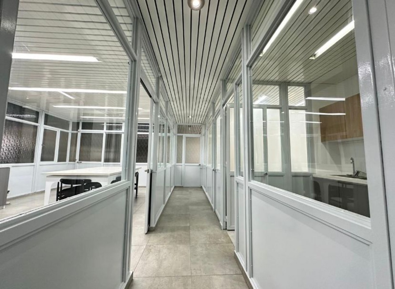 galpon industrial venta 3 lotes de frente por 35 mts de fondo Versailles