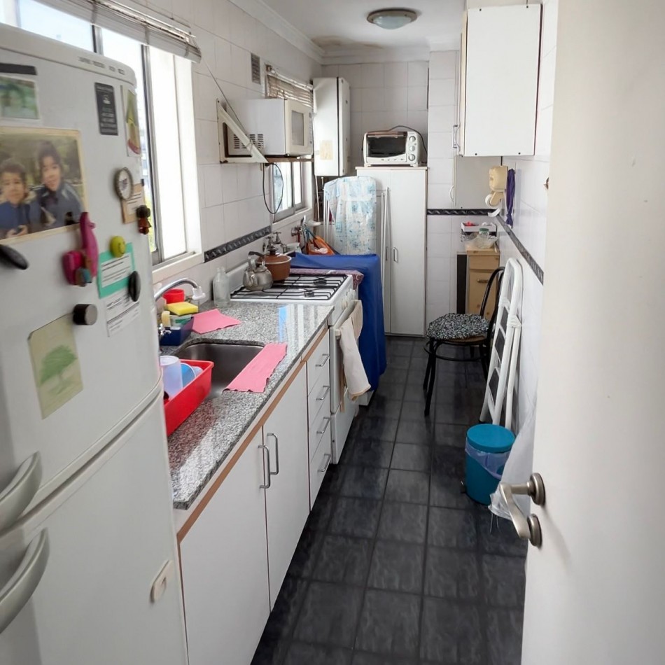 2 Amb. c/cochera Venta Flores