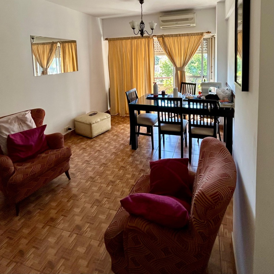 2 Amb. c/cochera Venta Flores